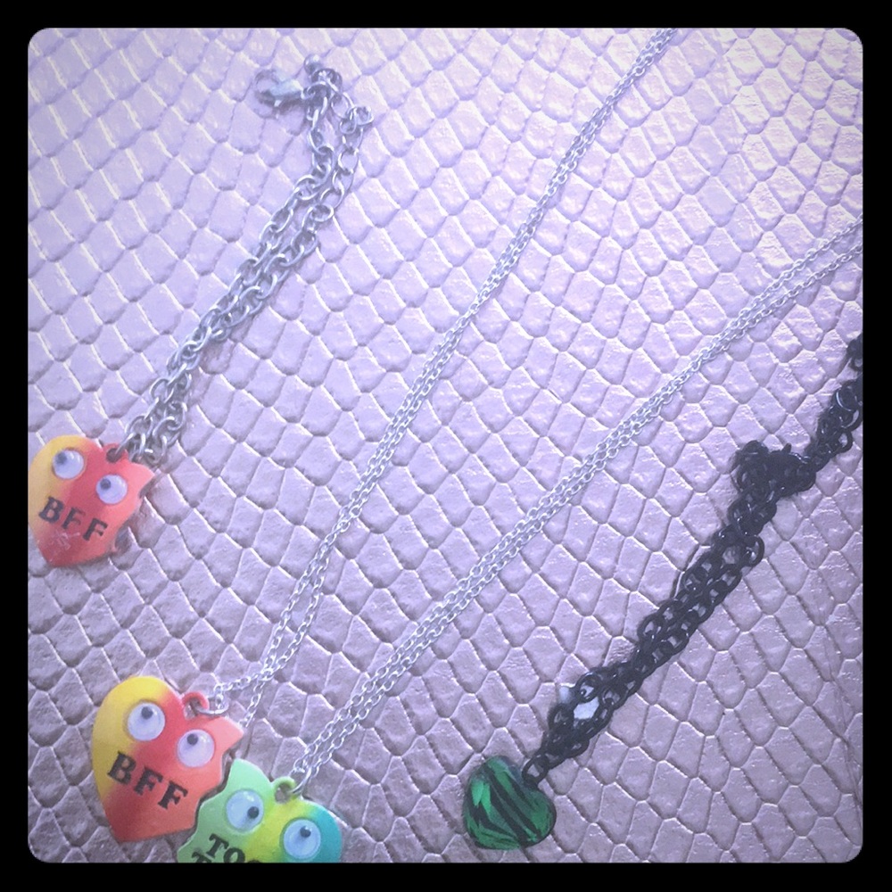 Justice necklace & bracelet set.